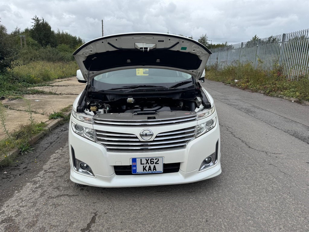 Nissan Elgrand Listing Image