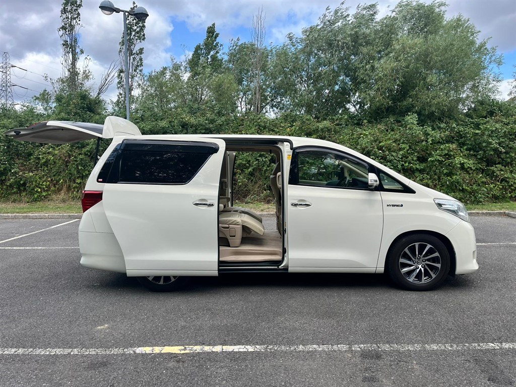 Toyota Alphard Listing Image