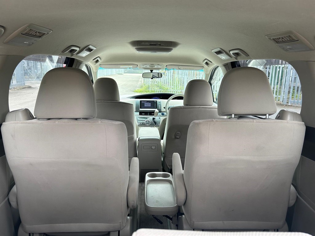 Toyota Estima Listing Image