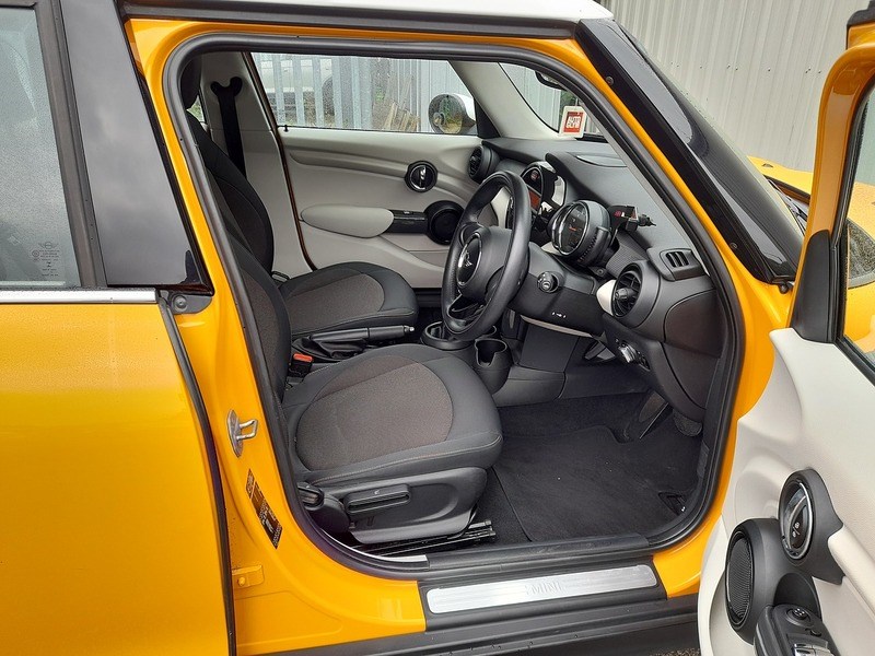 MINI Hatch Listing Image