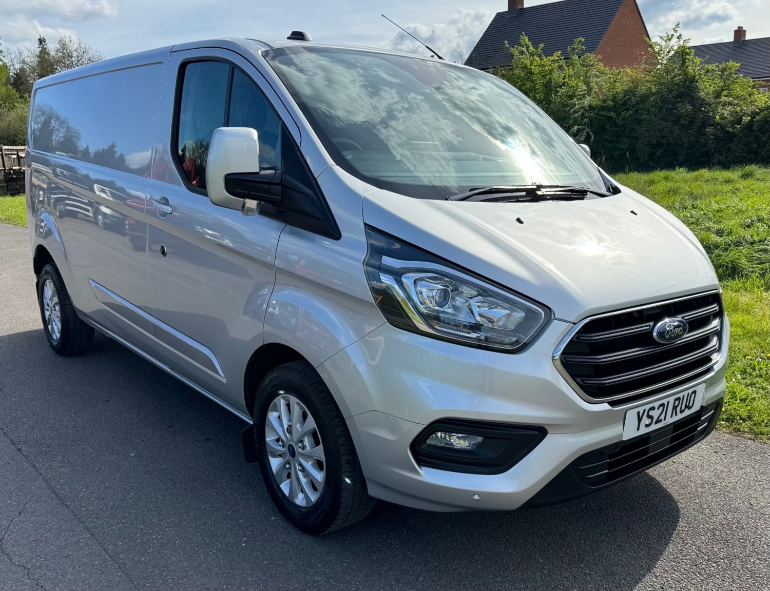 Ford Transit Custom Listing Image