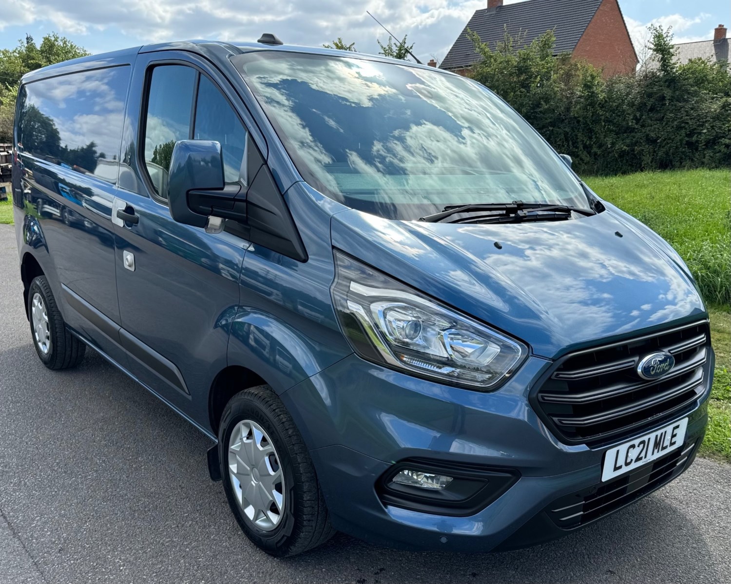 Ford Transit Custom Listing Image