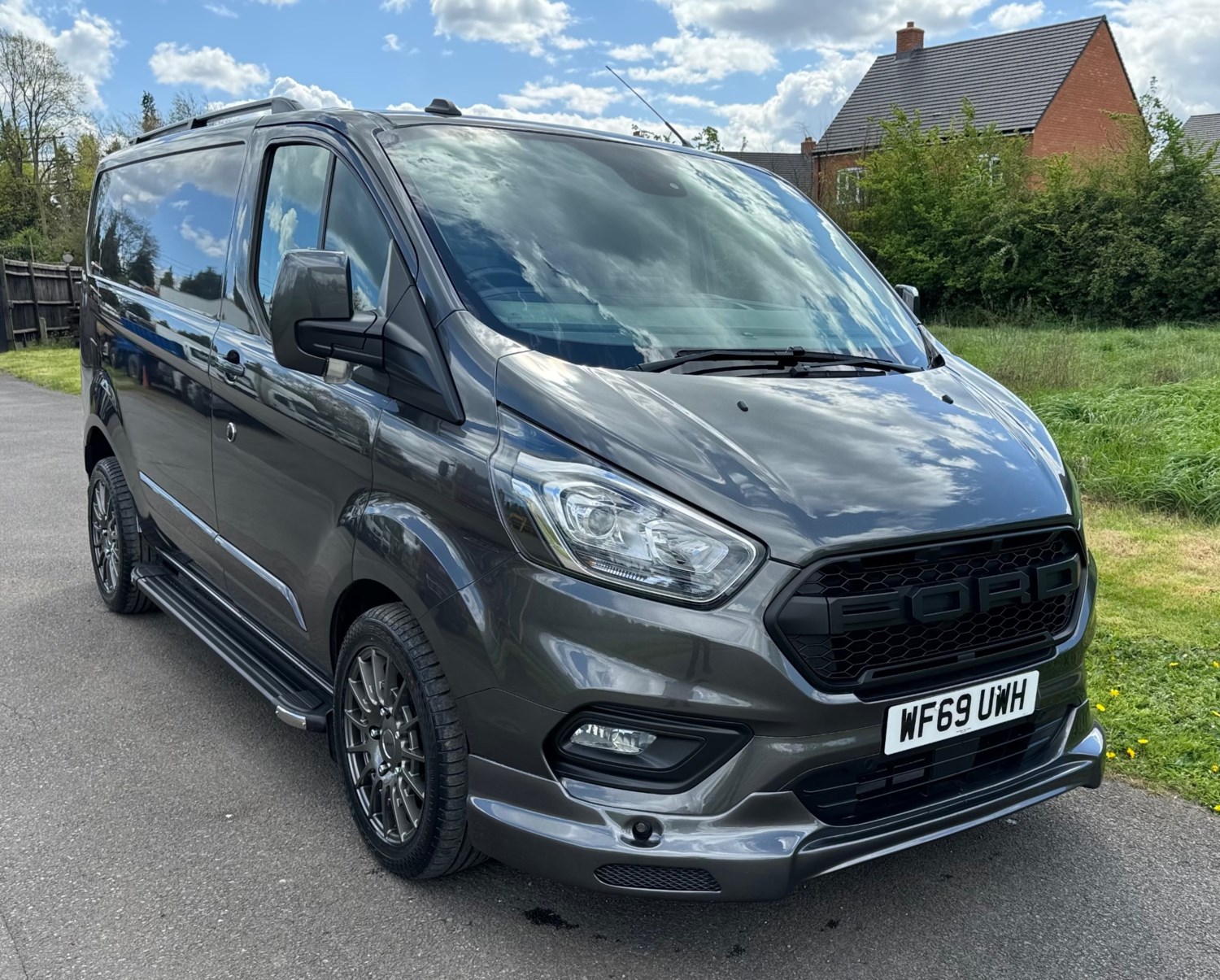 Ford Transit Custom Listing Image