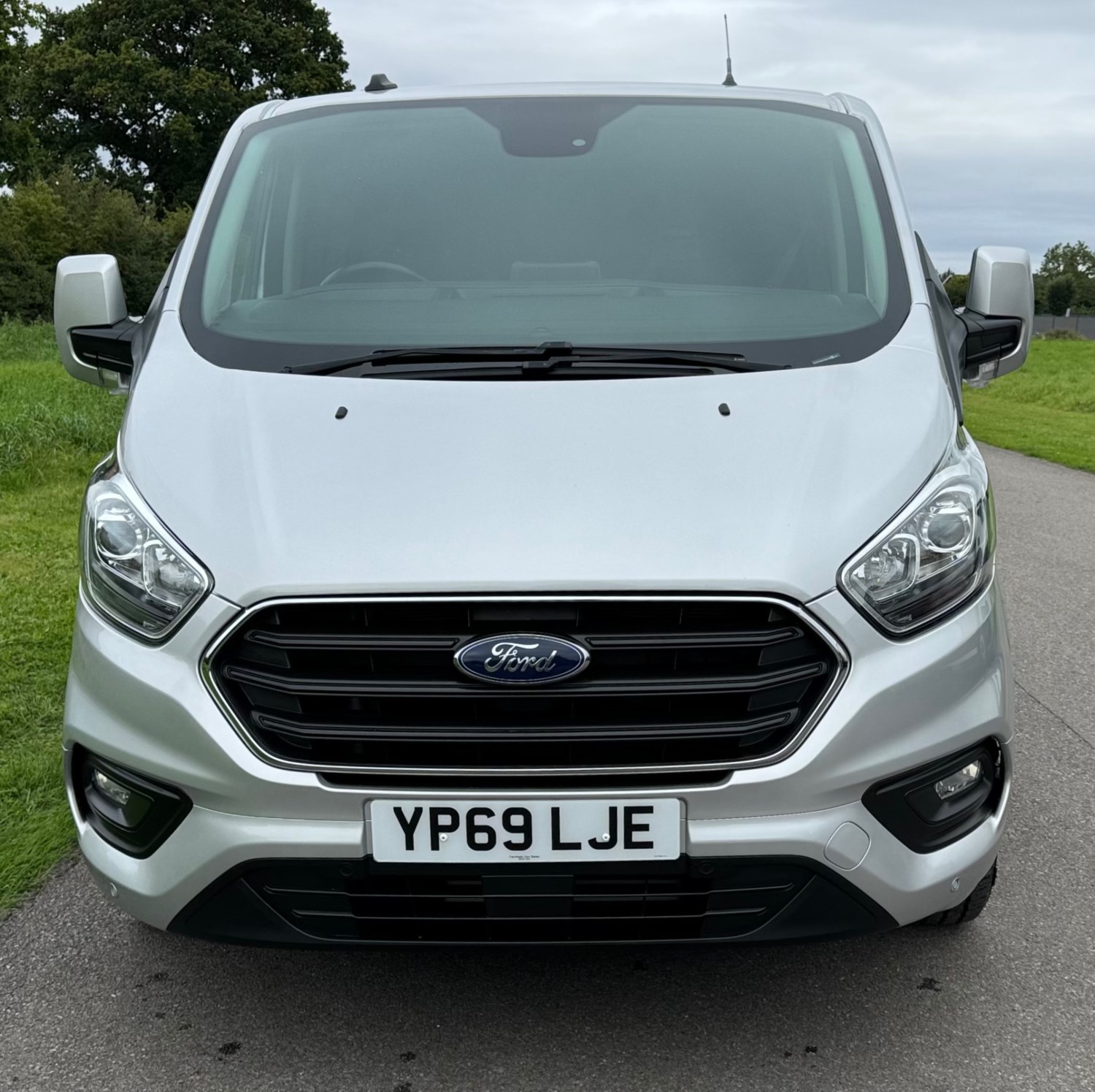 Ford Transit Custom Listing Image