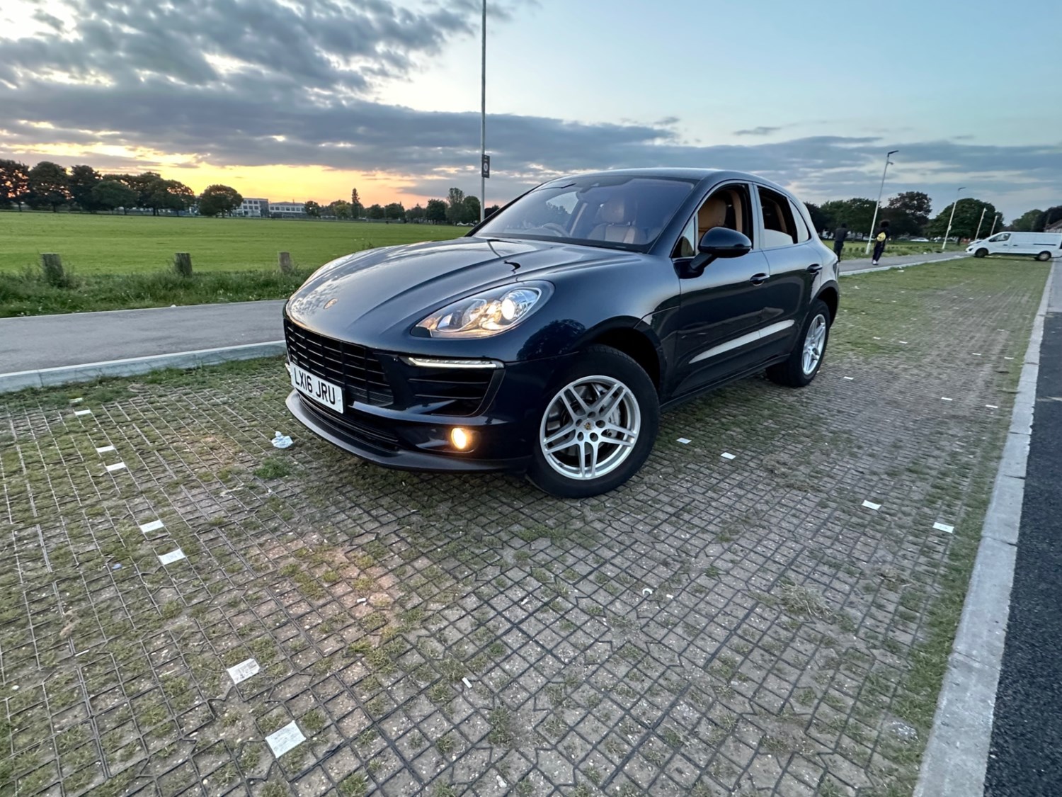 Porsche Macan Listing Image