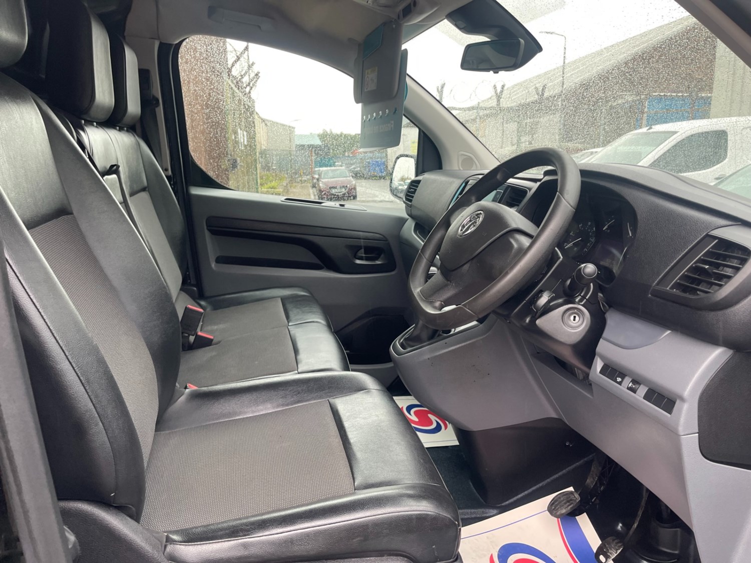 Vauxhall Vivaro Listing Image