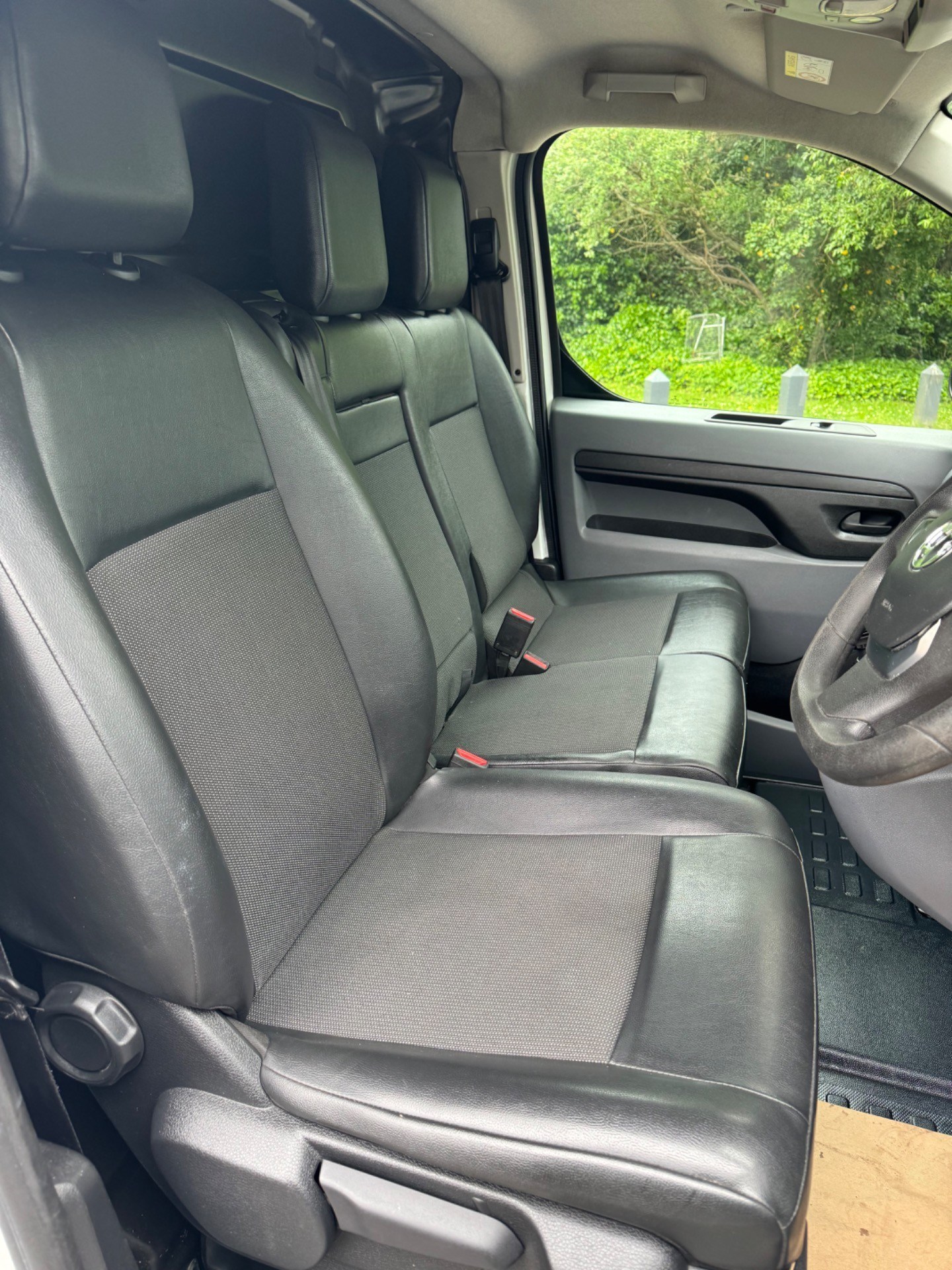 Vauxhall Vivaro Listing Image