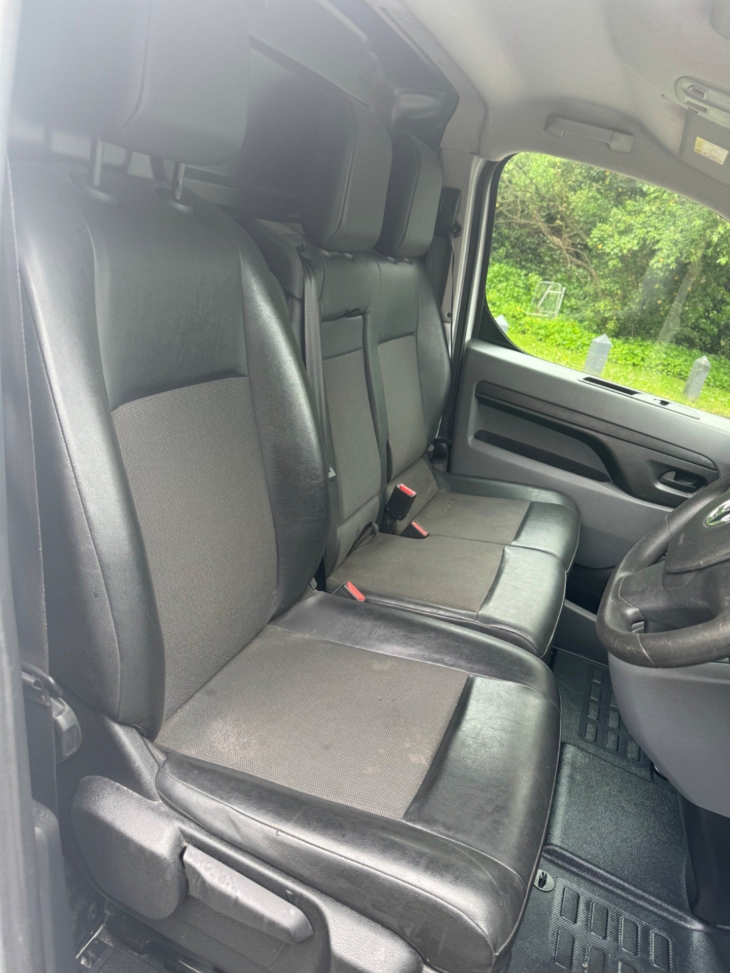 Vauxhall Vivaro Listing Image