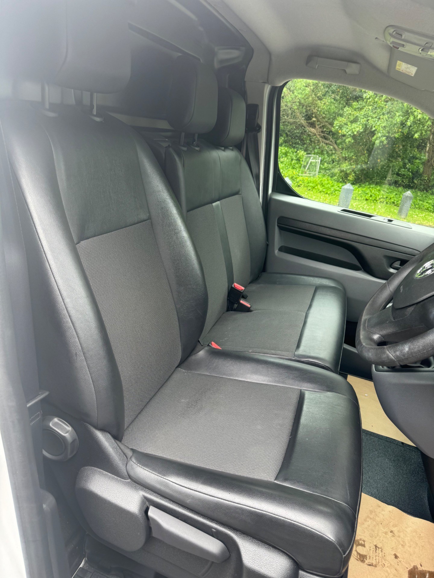 Vauxhall Vivaro Listing Image