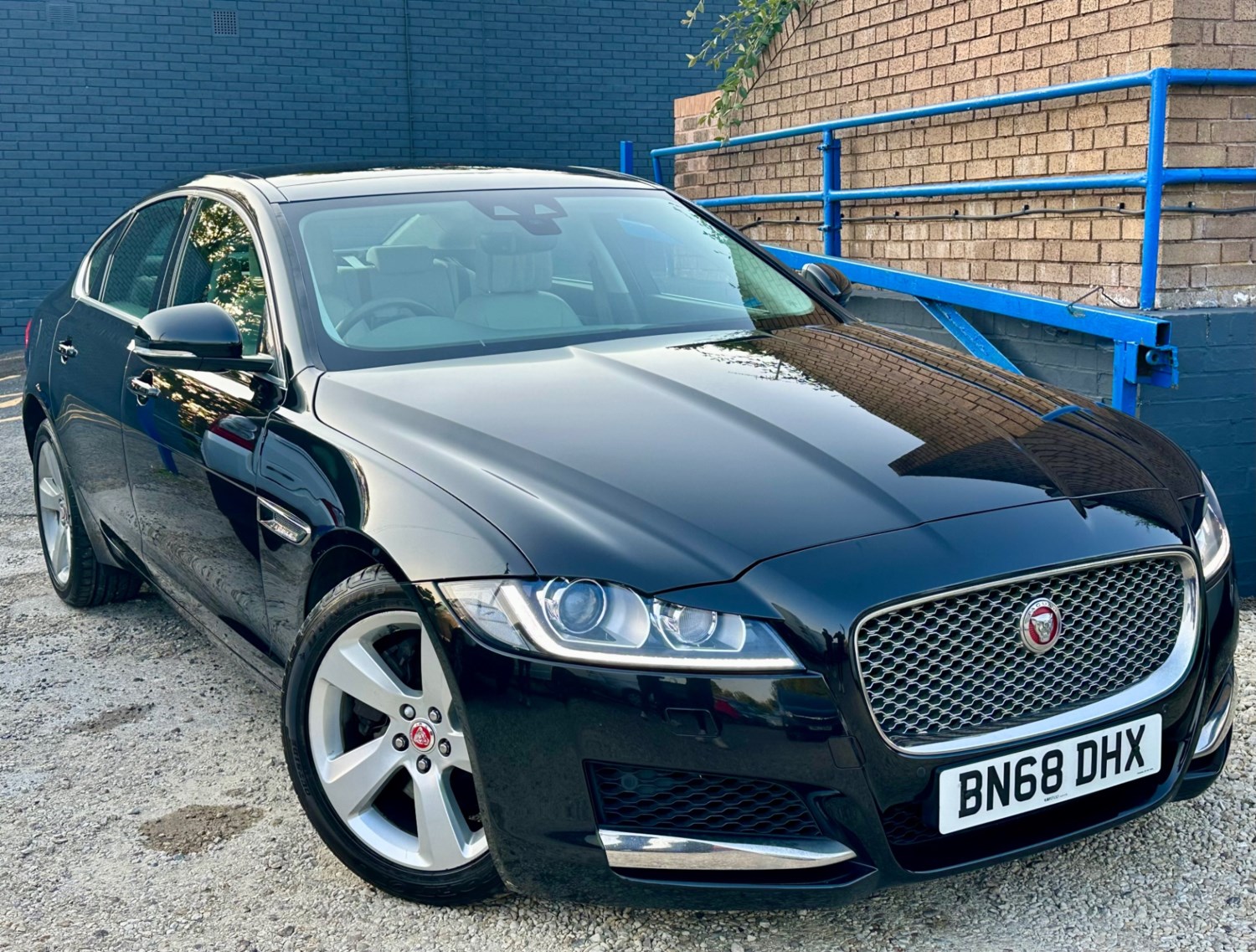 Jaguar XF Listing Image