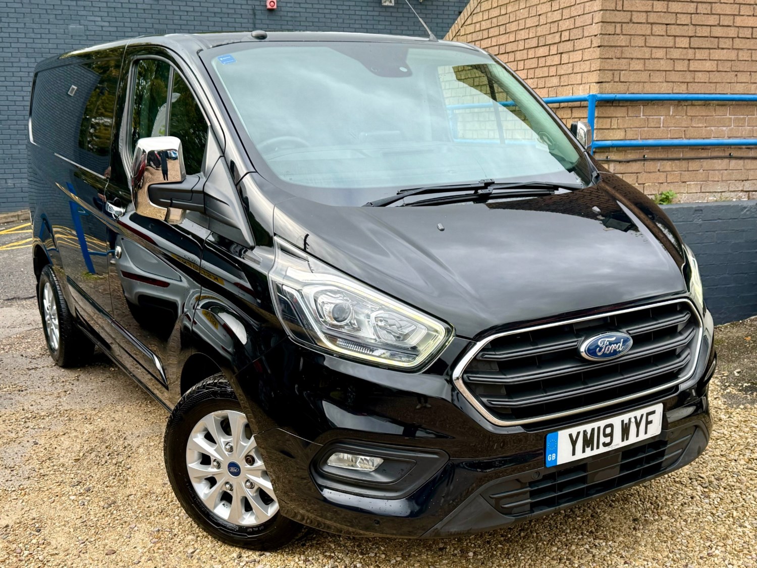 Ford Transit Custom Listing Image