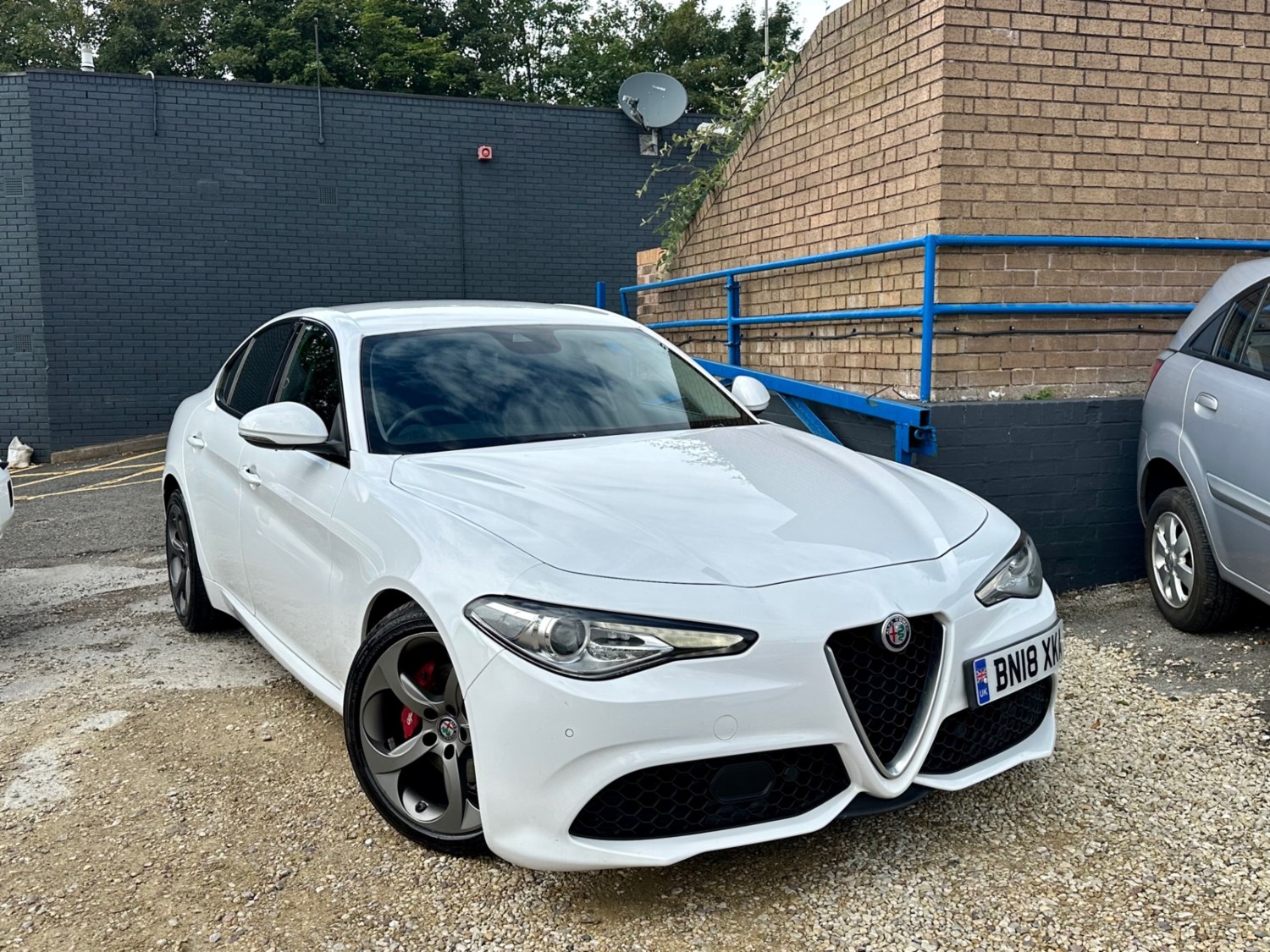 Alfa Romeo Giulia Listing Image