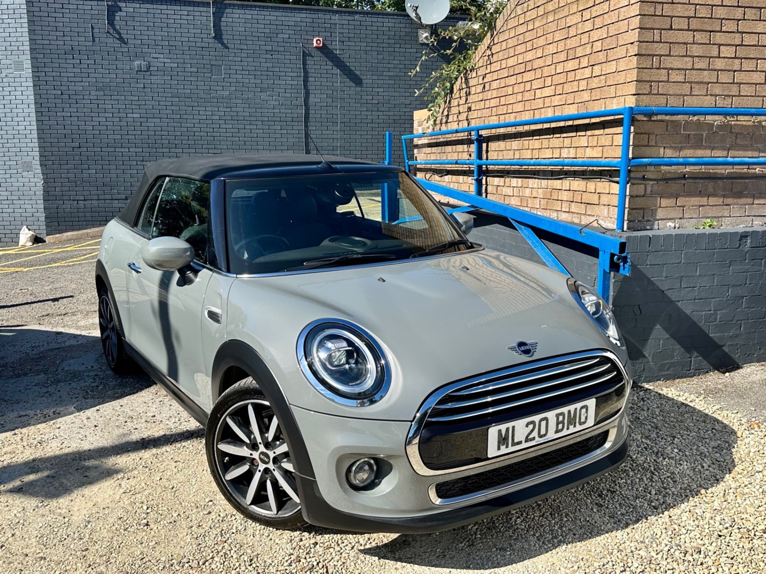 MINI Convertible Listing Image