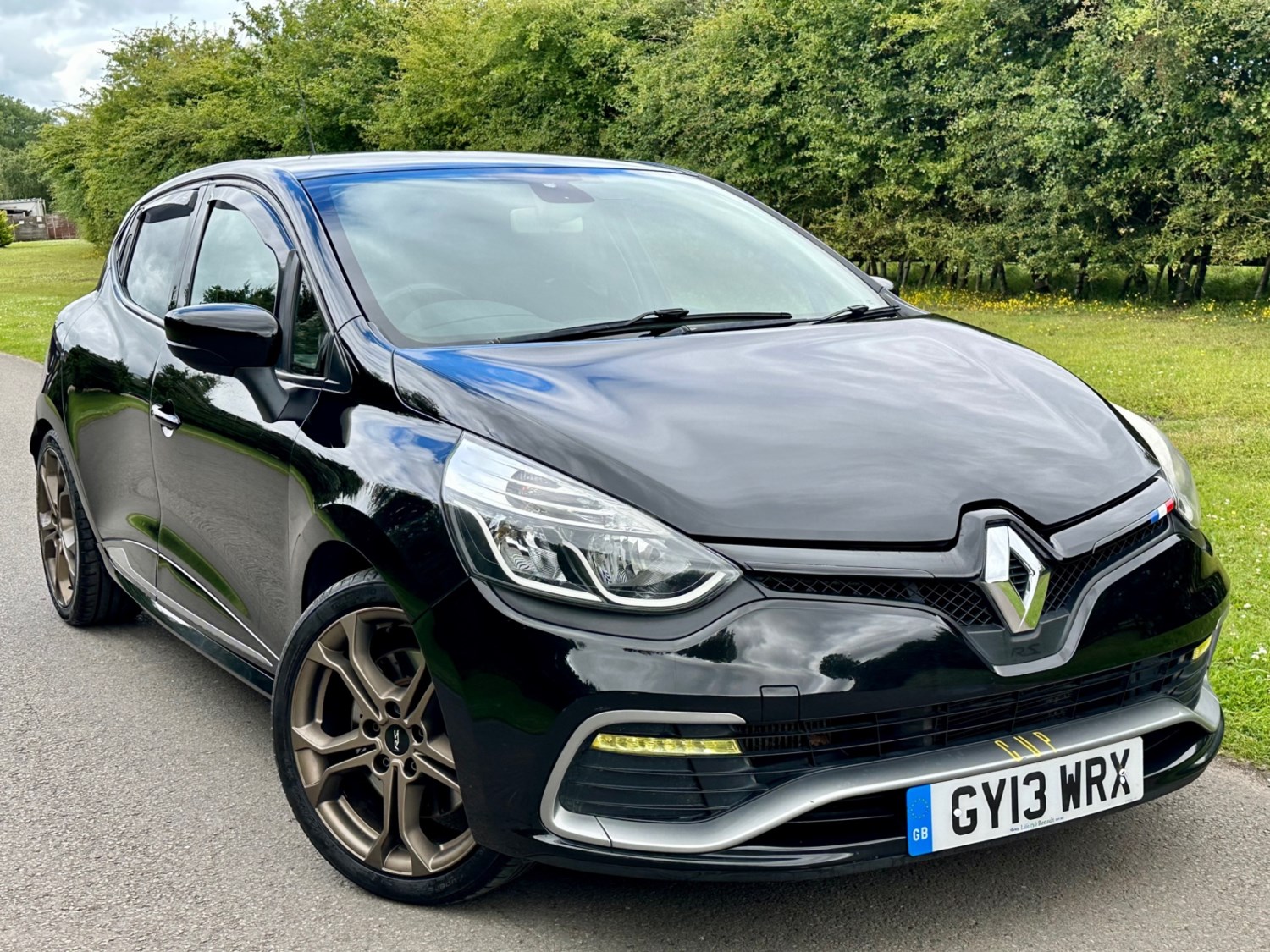 Renault Clio Listing Image