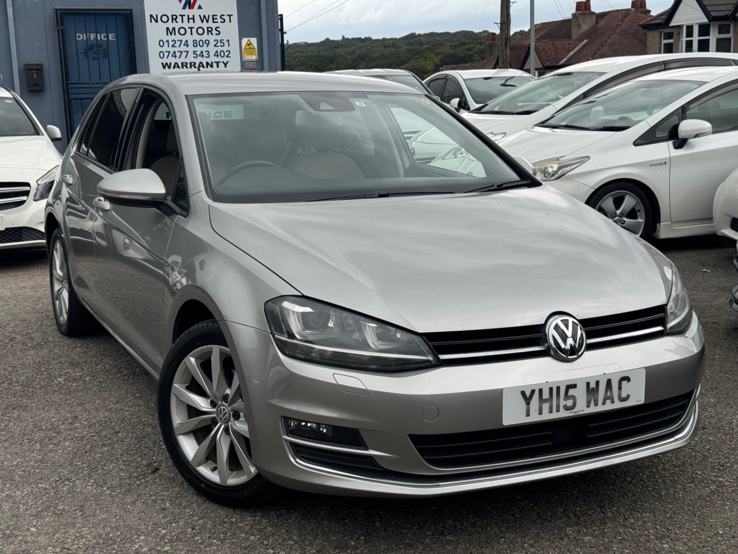 Volkswagen Golf Listing Image