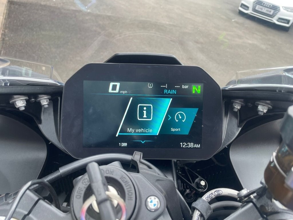 BMW  Listing Image