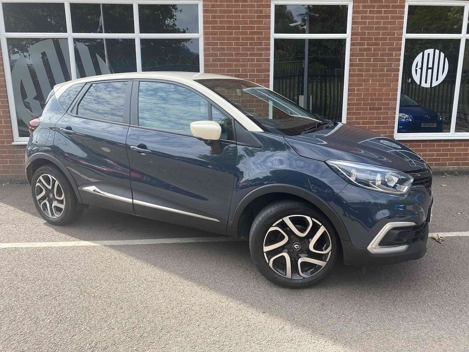 Renault Captur Listing Image