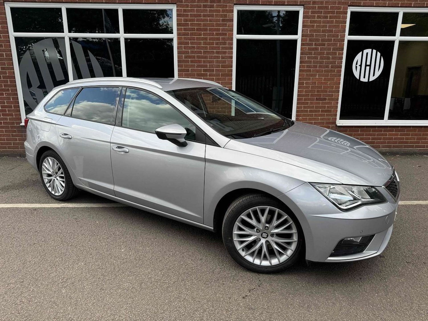 SEAT Leon Listing Image