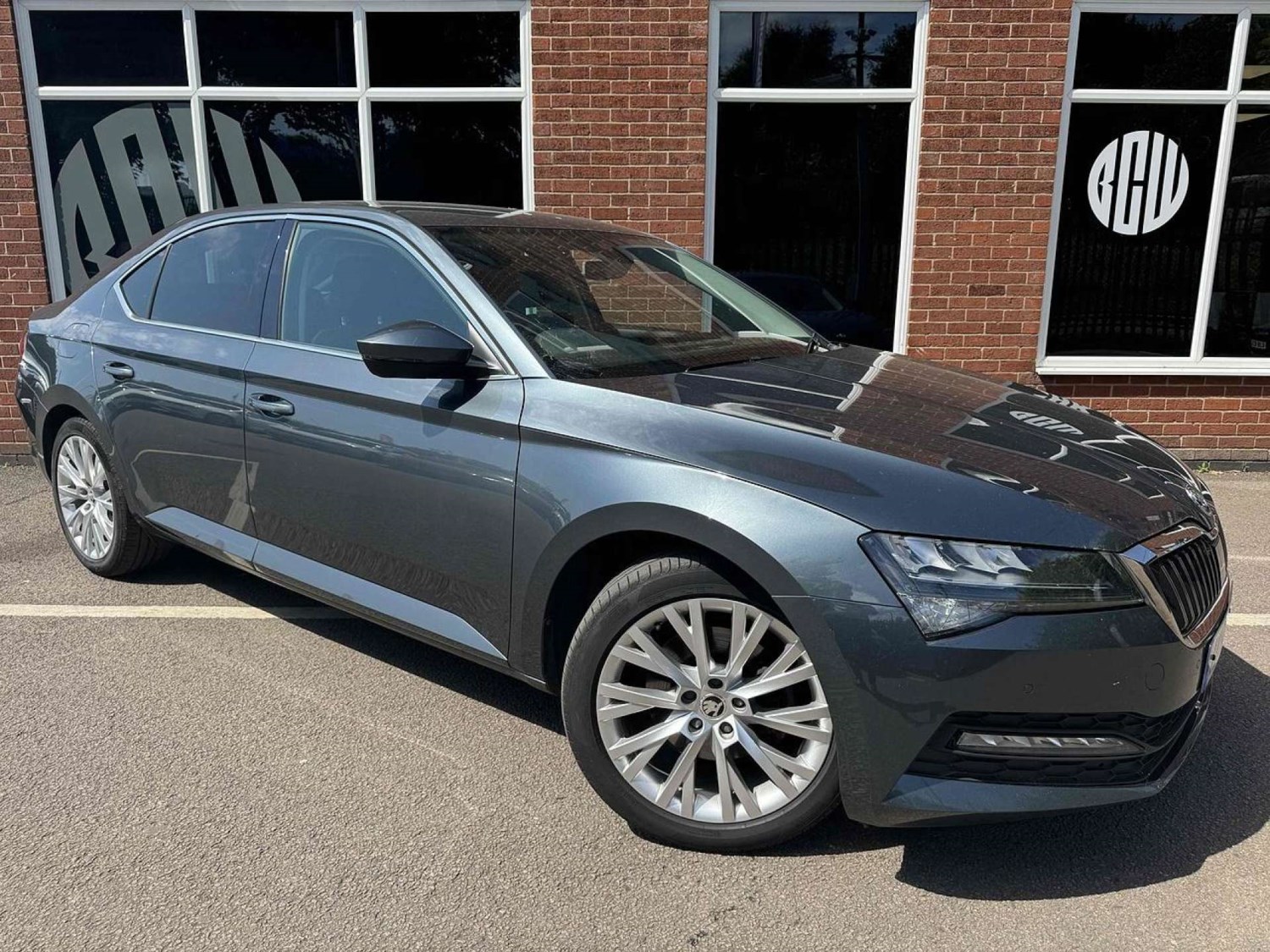 Skoda Superb Listing Image