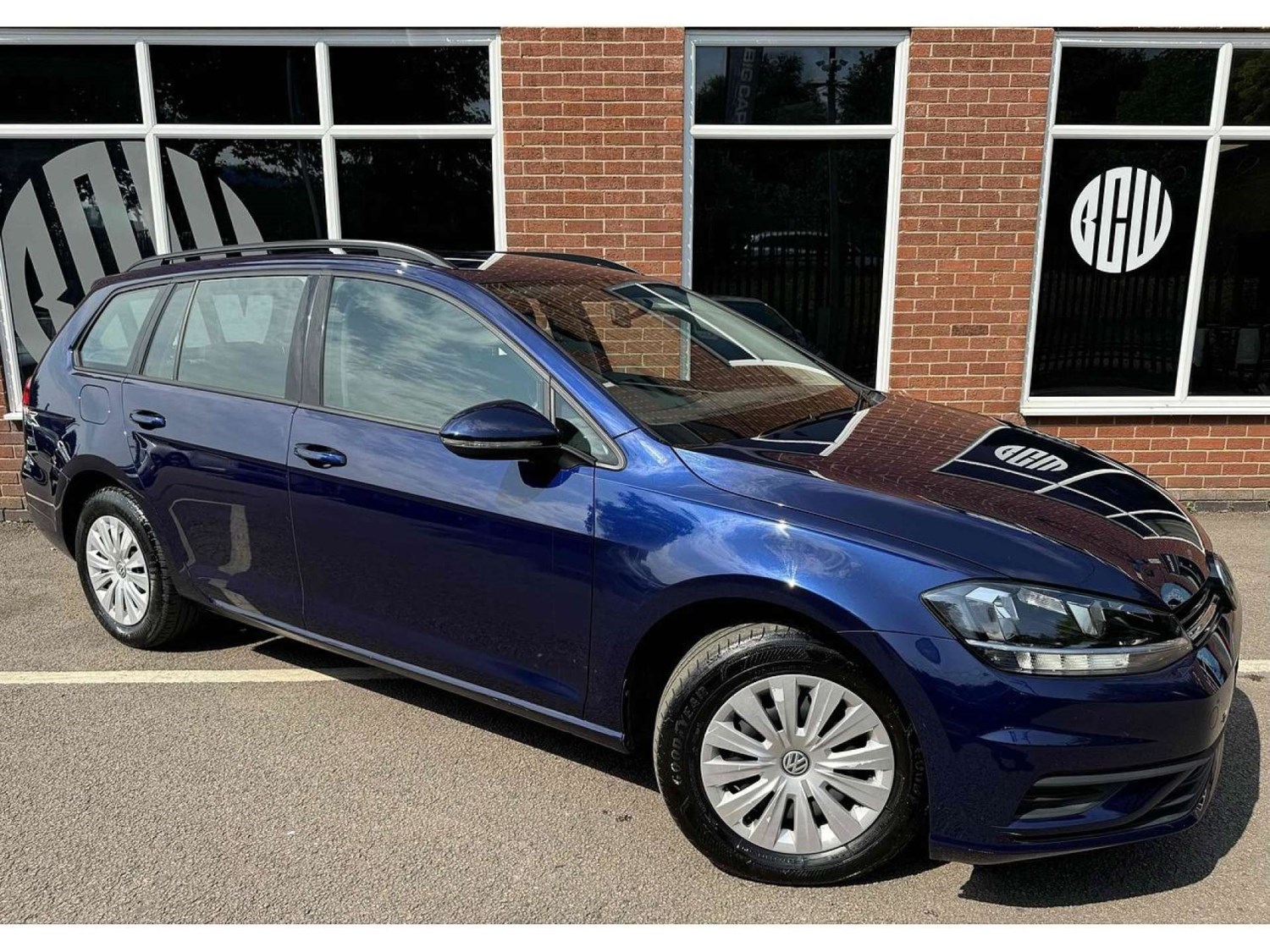 Volkswagen Golf Listing Image