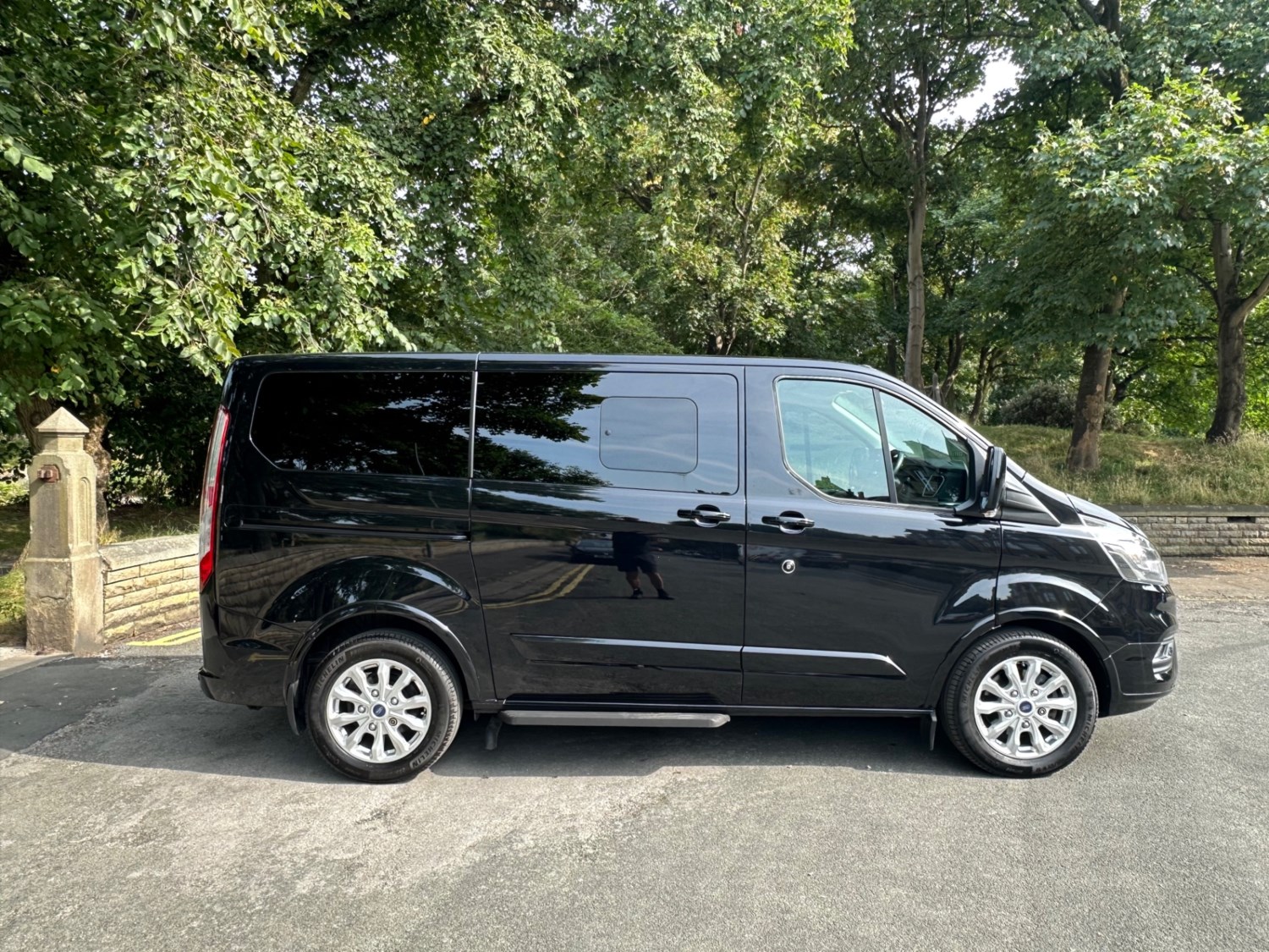 Ford Tourneo Custom Listing Image