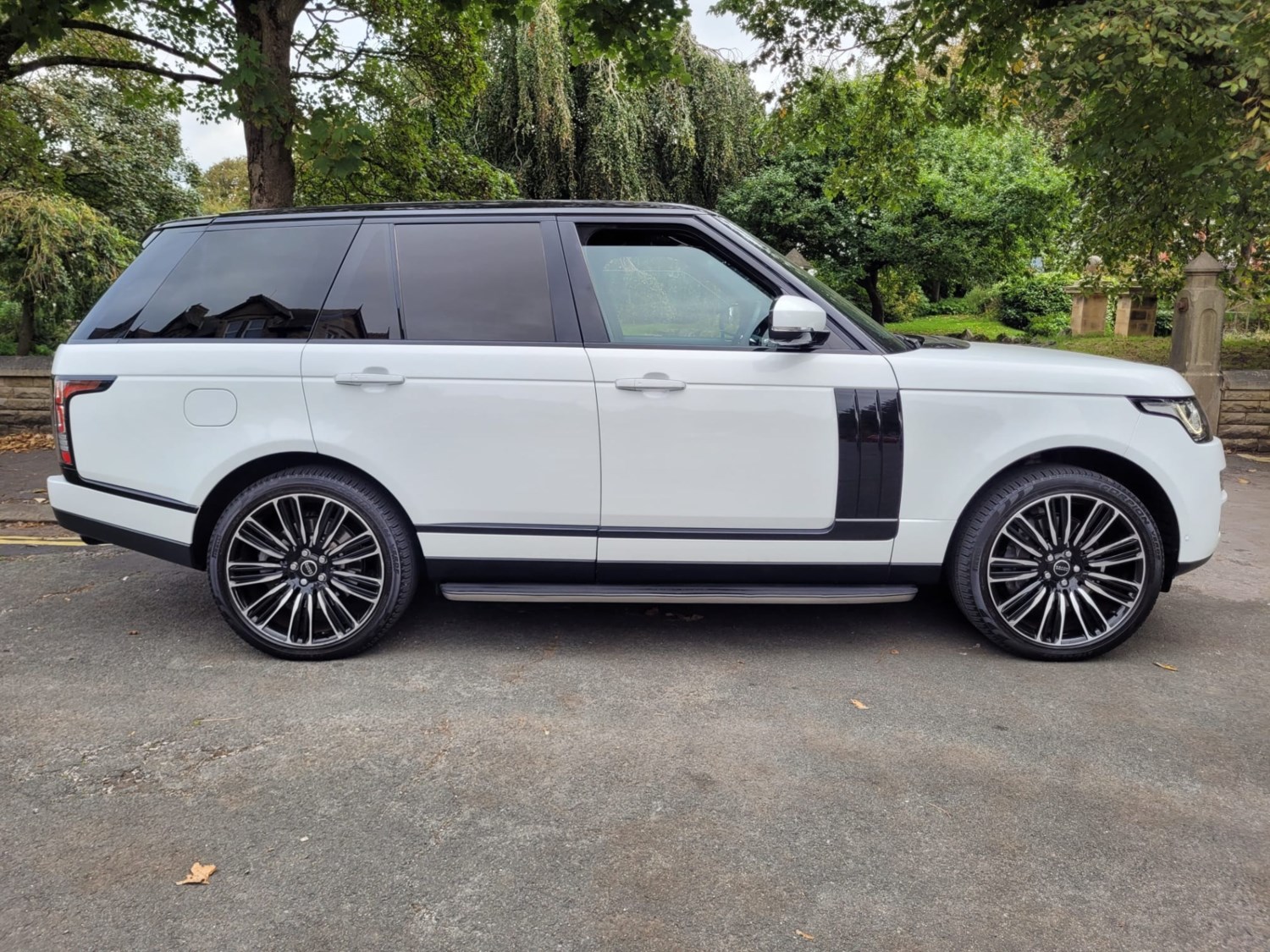 Land Rover Range Rover Listing Image