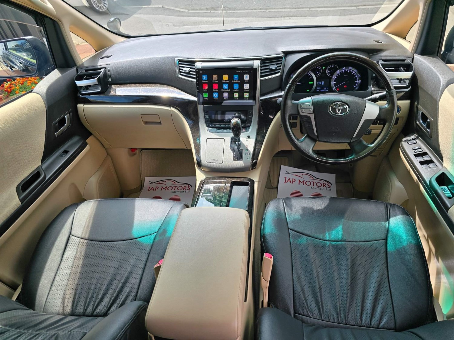 Toyota Alphard Listing Image