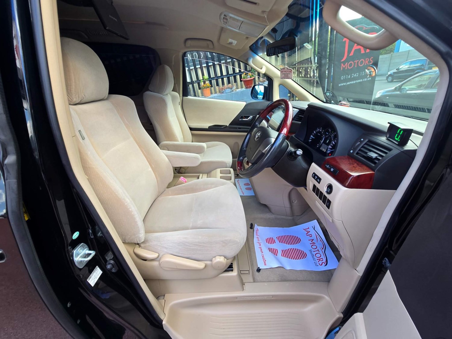 Toyota Vellfire Listing Image