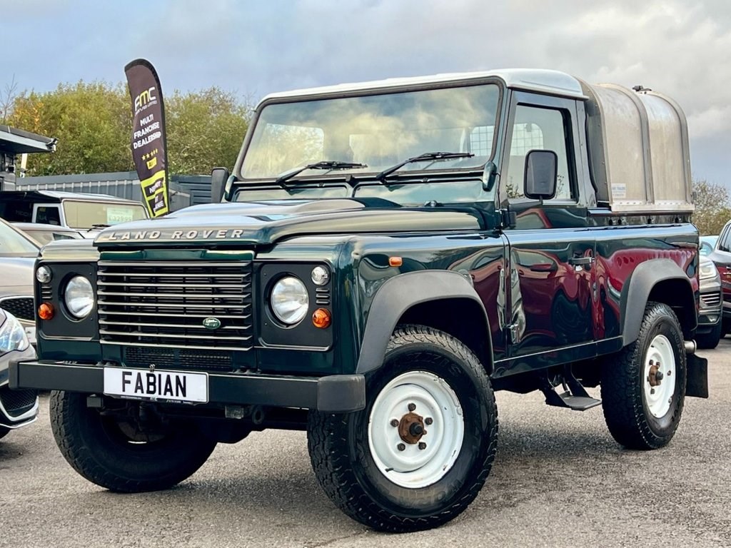 Land Rover Defender Listing Image