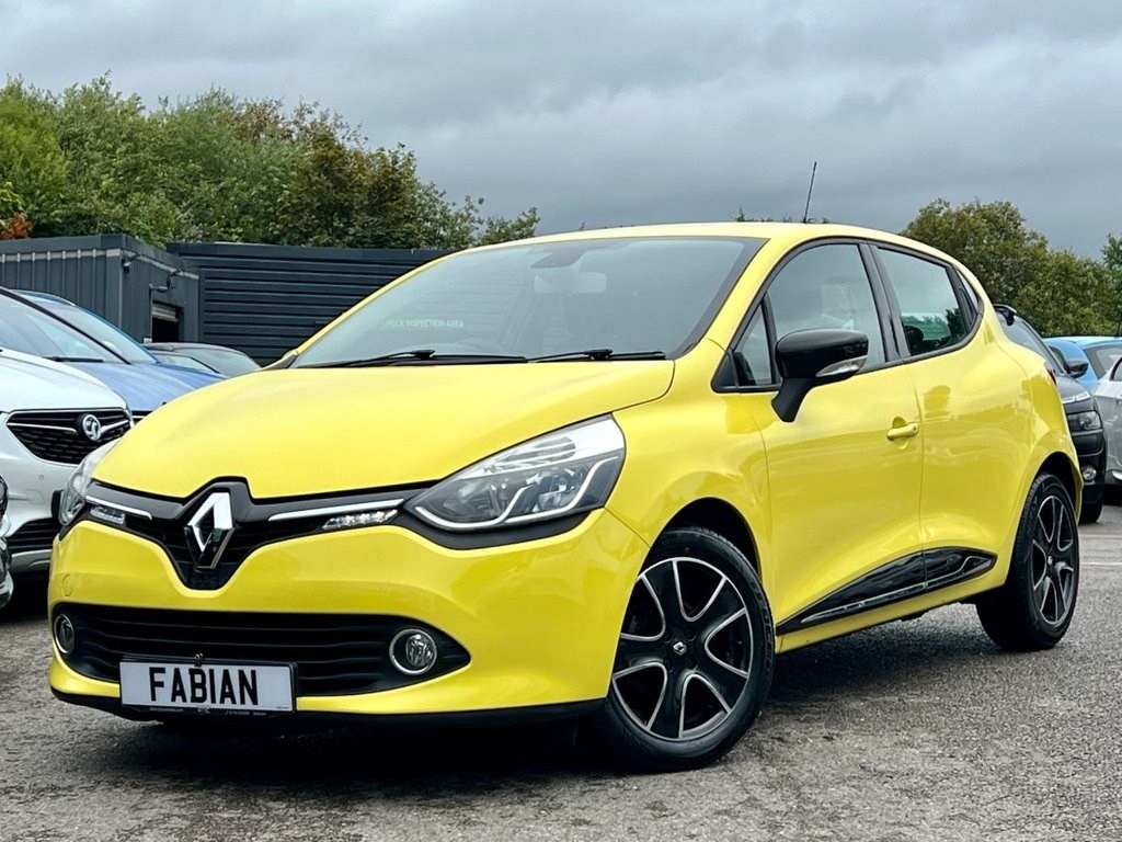 Renault Clio Listing Image