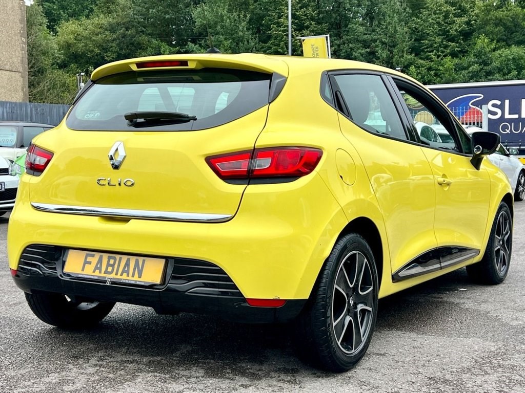 Renault Clio Listing Image