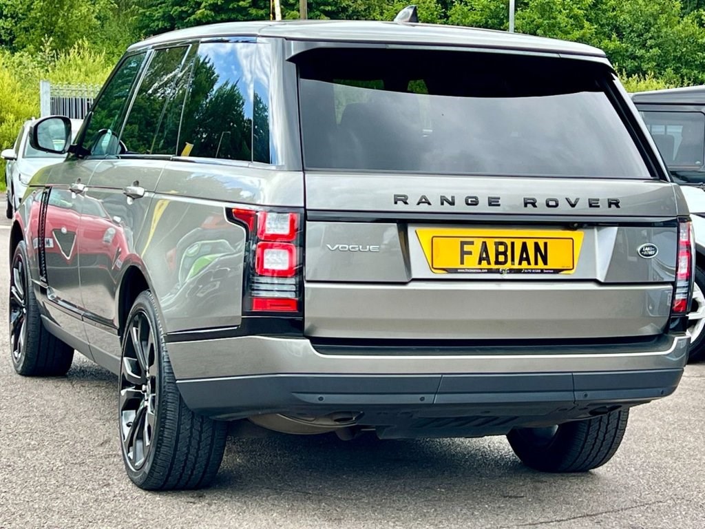 Land Rover Range Rover Listing Image