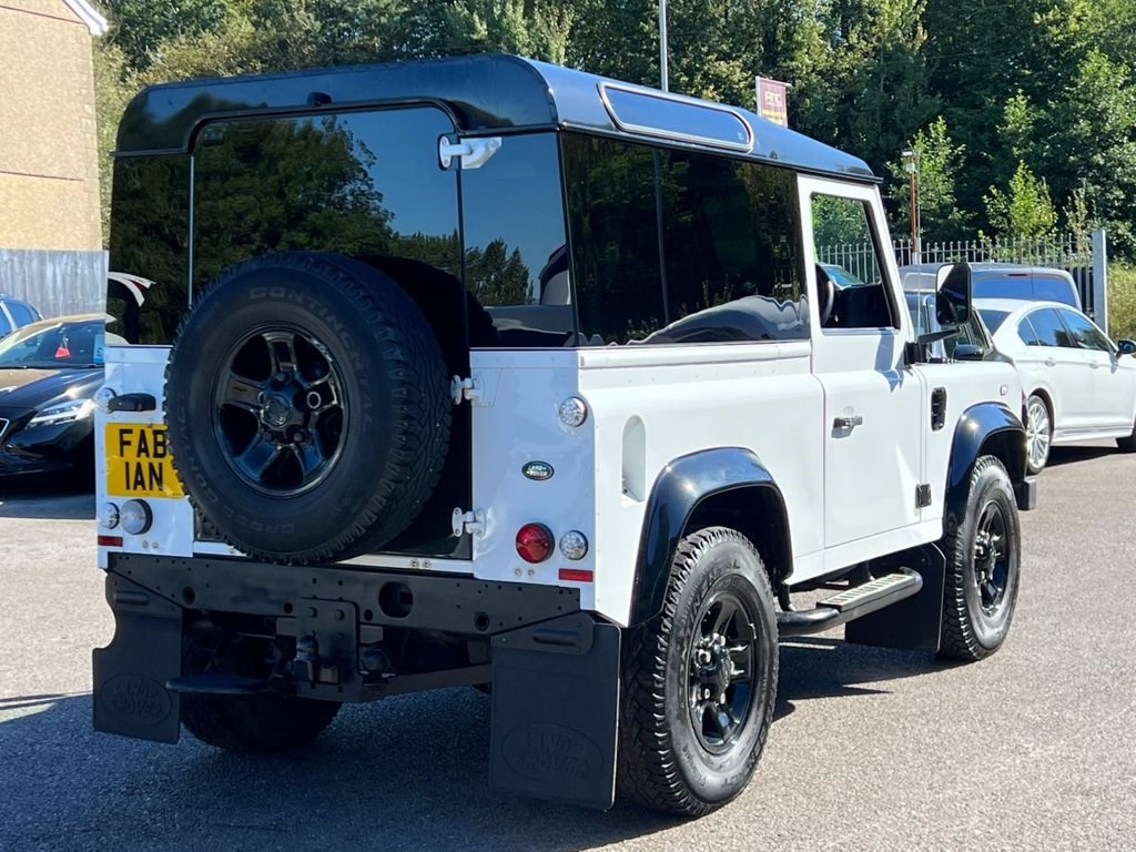 Land Rover Defender Listing Image