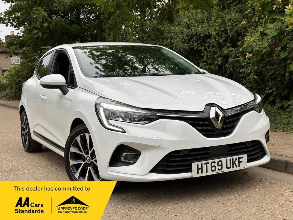 Renault Clio Listing Image