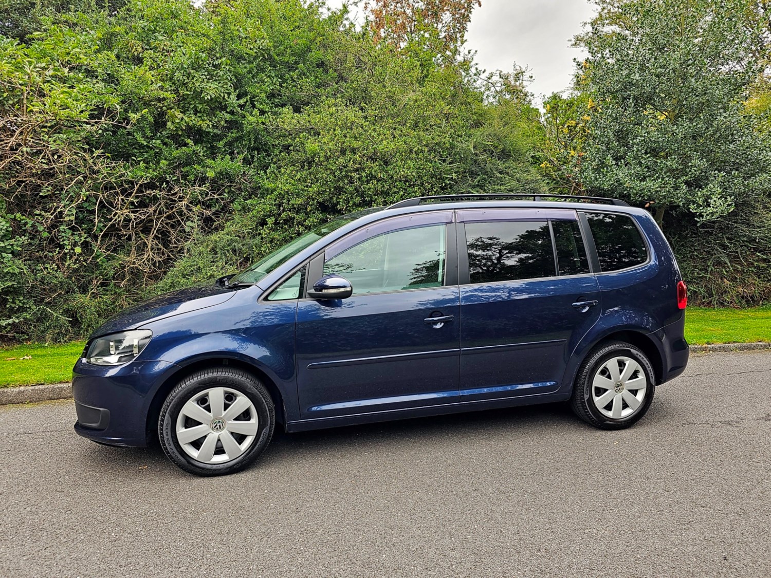 Volkswagen Touran Listing Image