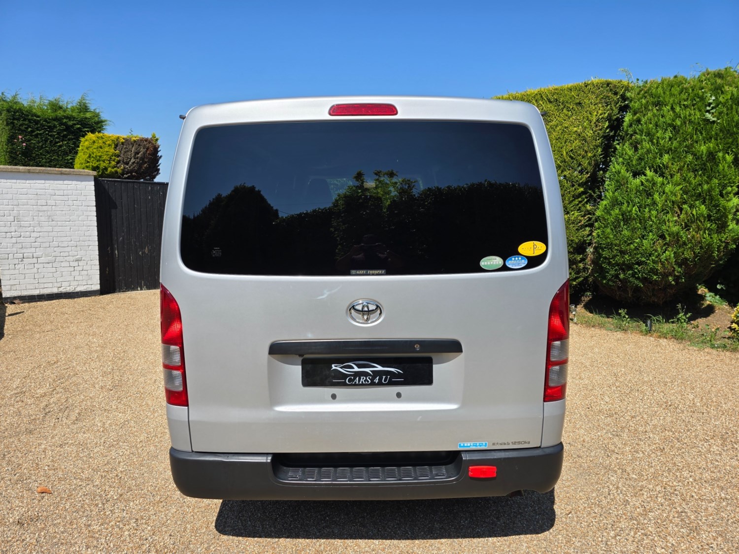 Toyota HiAce Listing Image