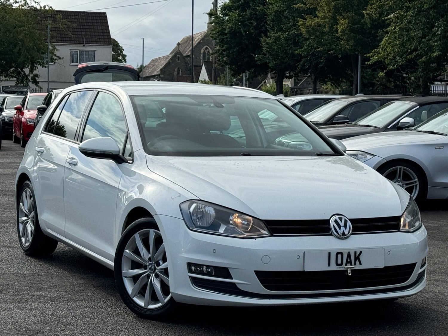 Volkswagen Golf Listing Image