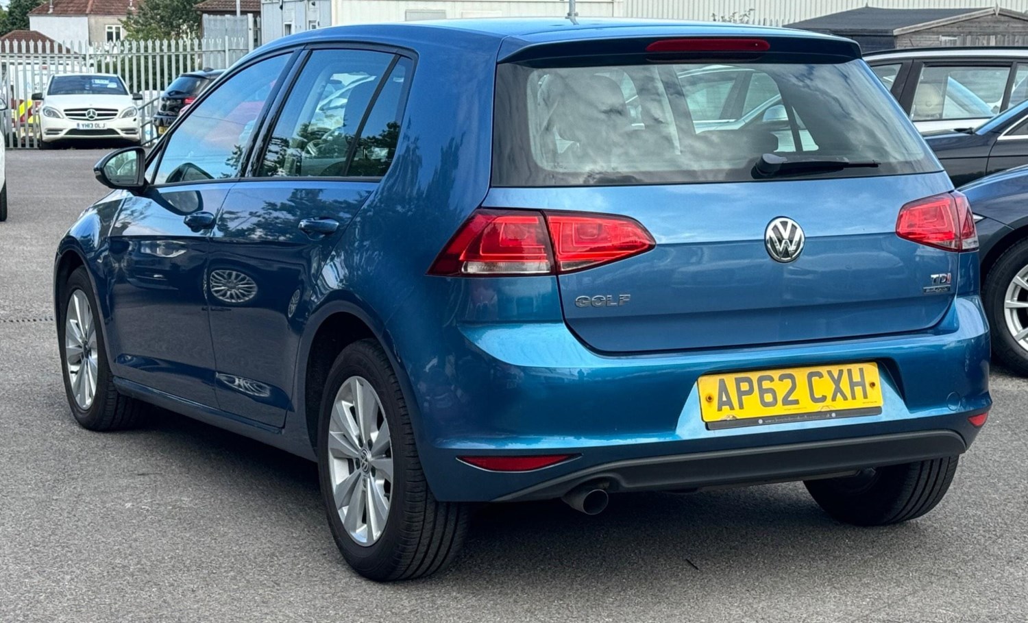 Volkswagen Golf Listing Image