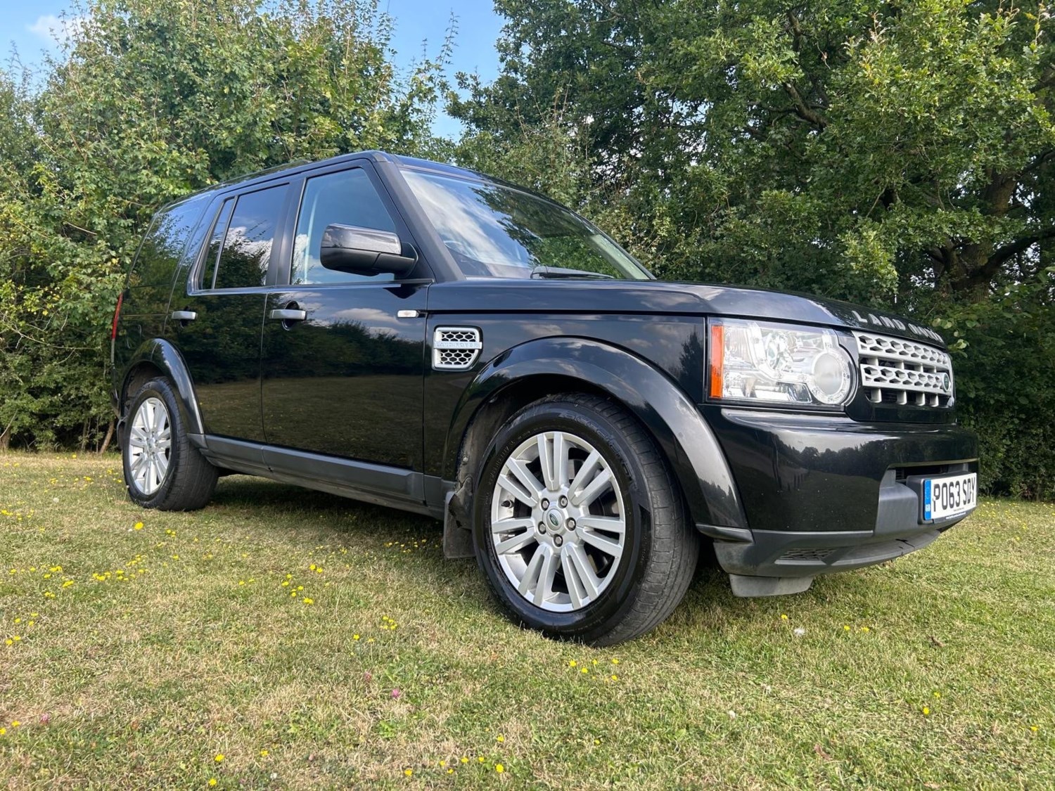 Land Rover Discovery Listing Image