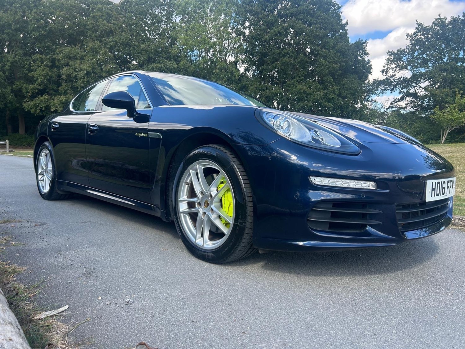 Porsche Panamera Listing Image