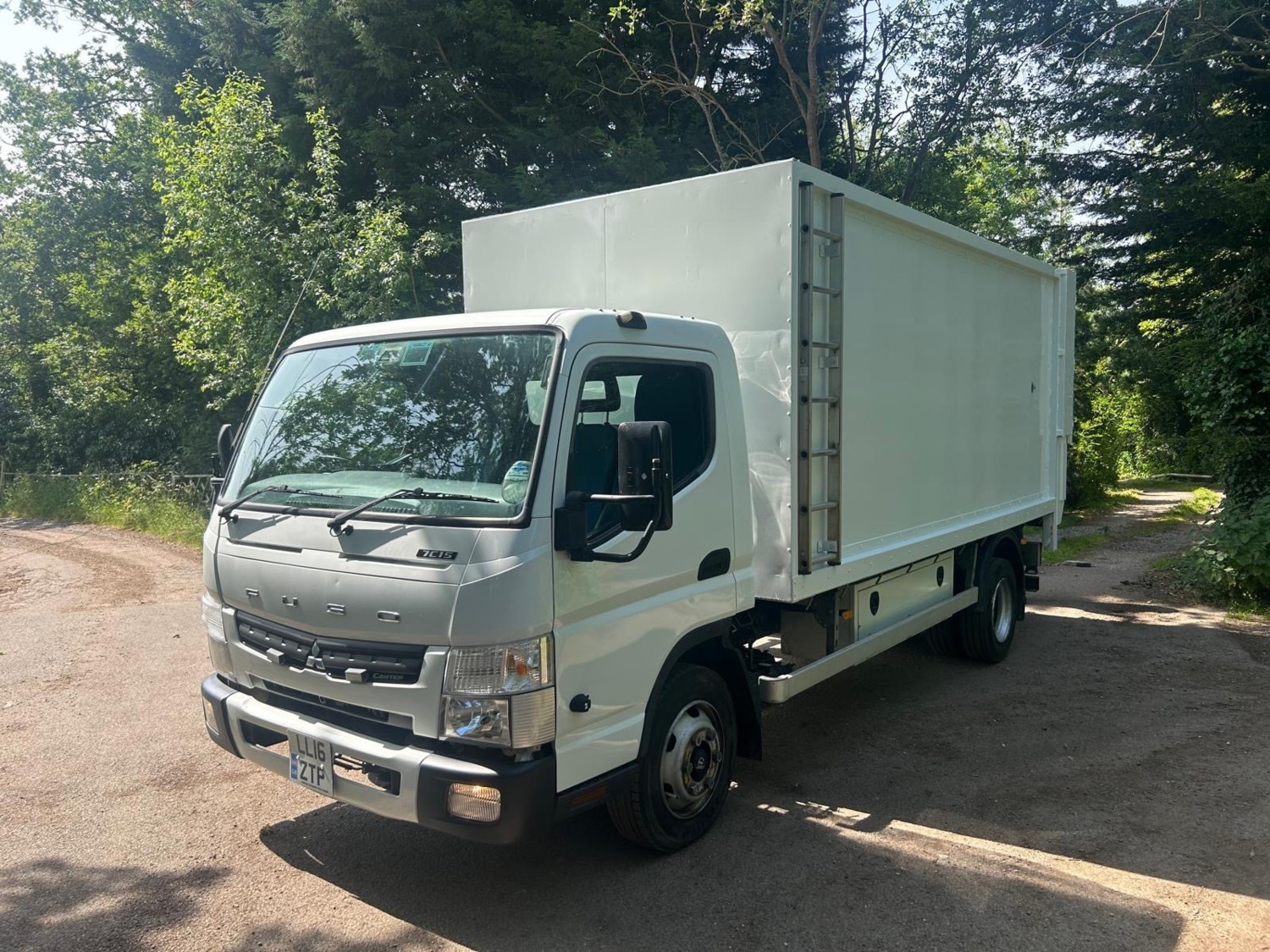 Mitsubishi Canter Listing Image