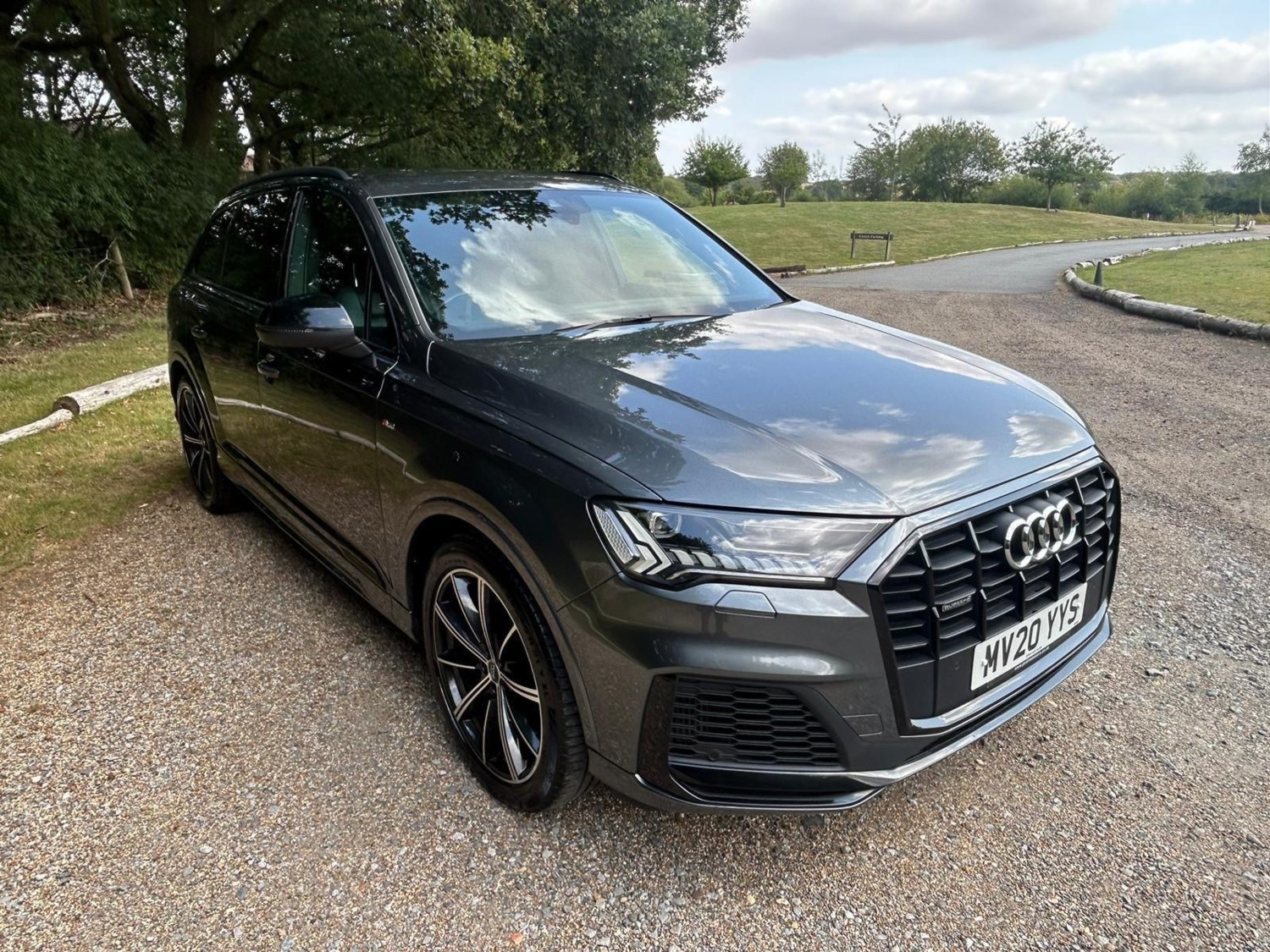 Audi Q7 Listing Image