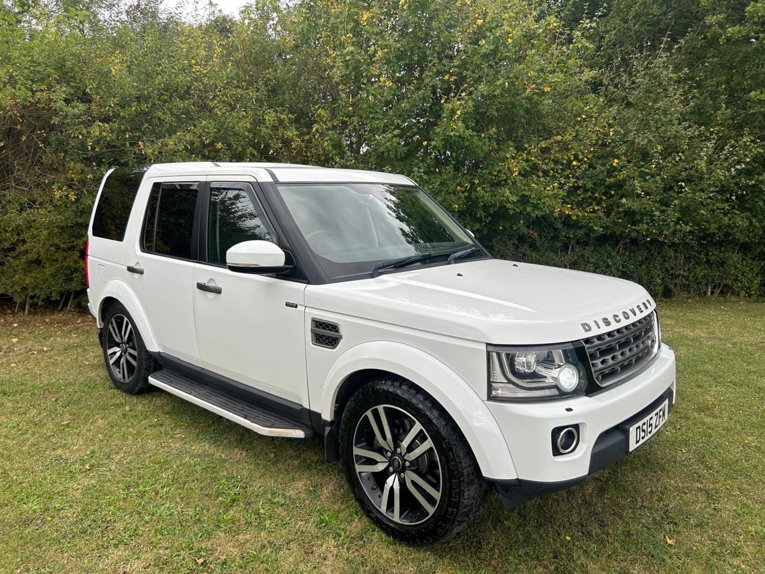 Land Rover Discovery Listing Image