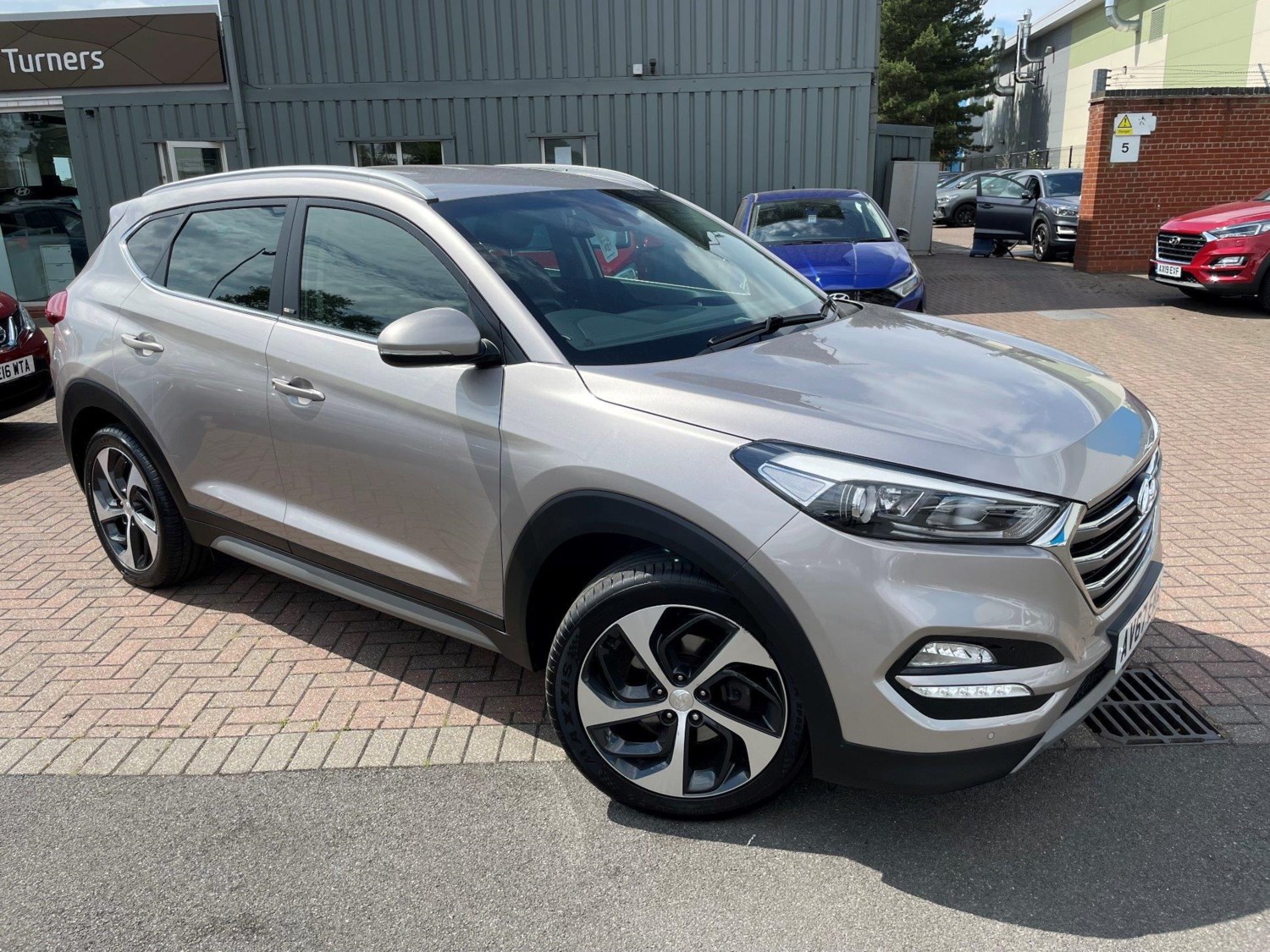 Hyundai TUCSON Listing Image