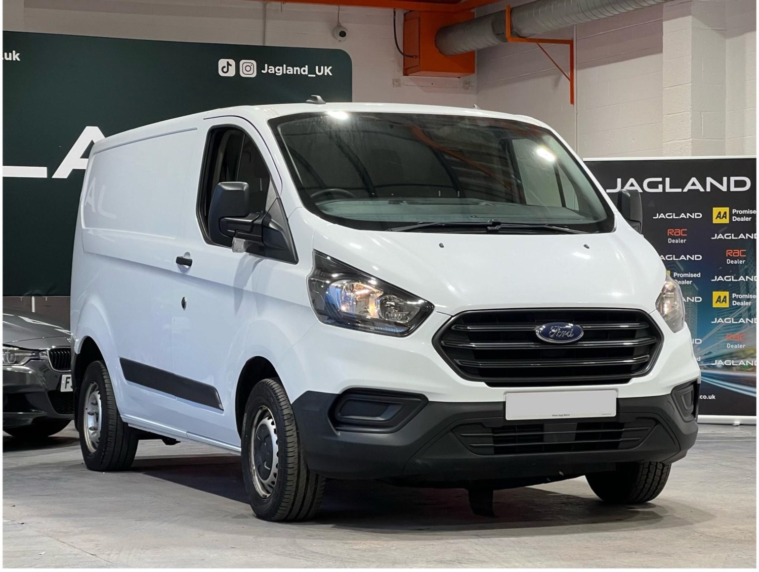 Ford Transit Custom Listing Image