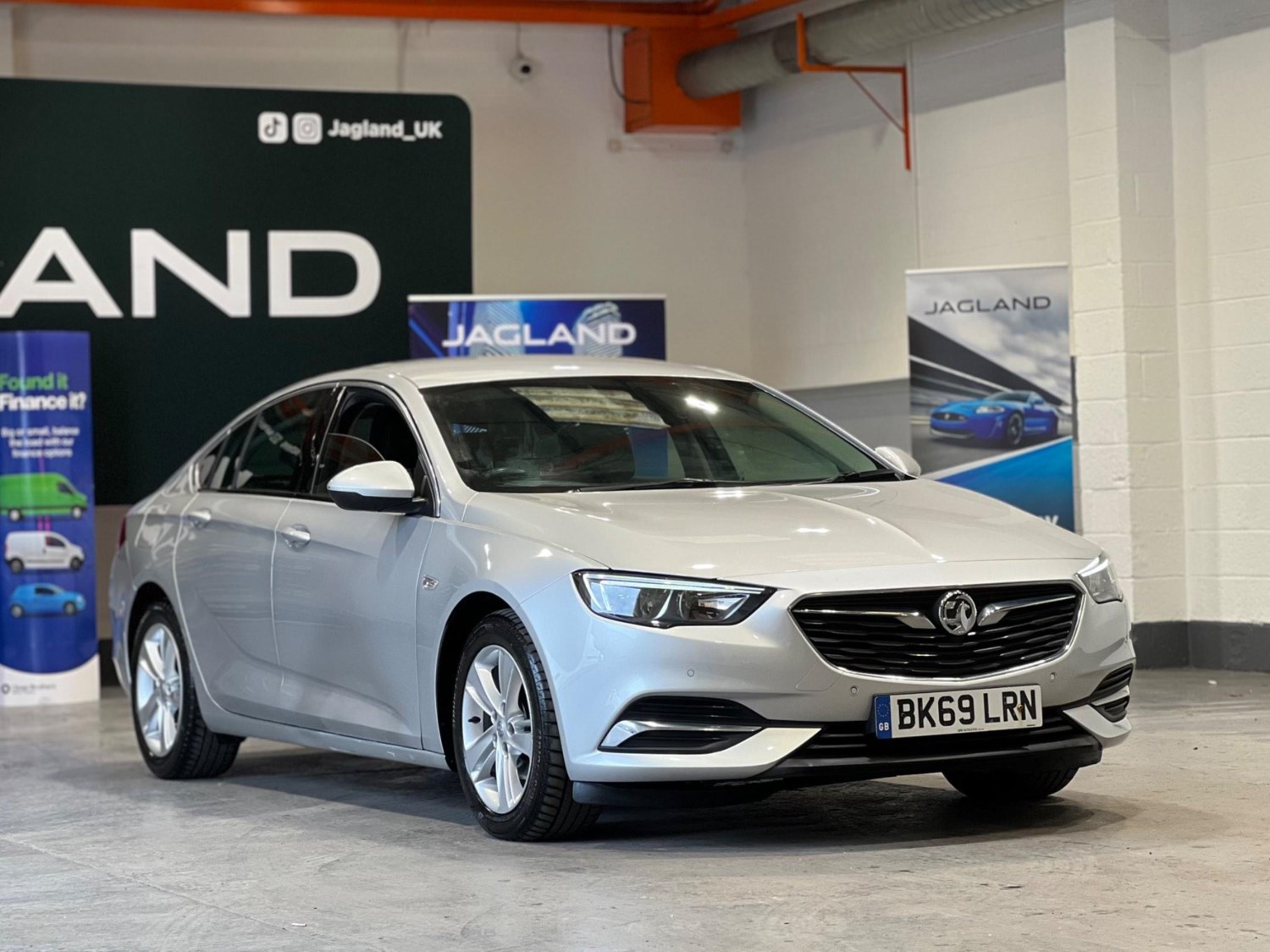 Vauxhall Insignia Listing Image