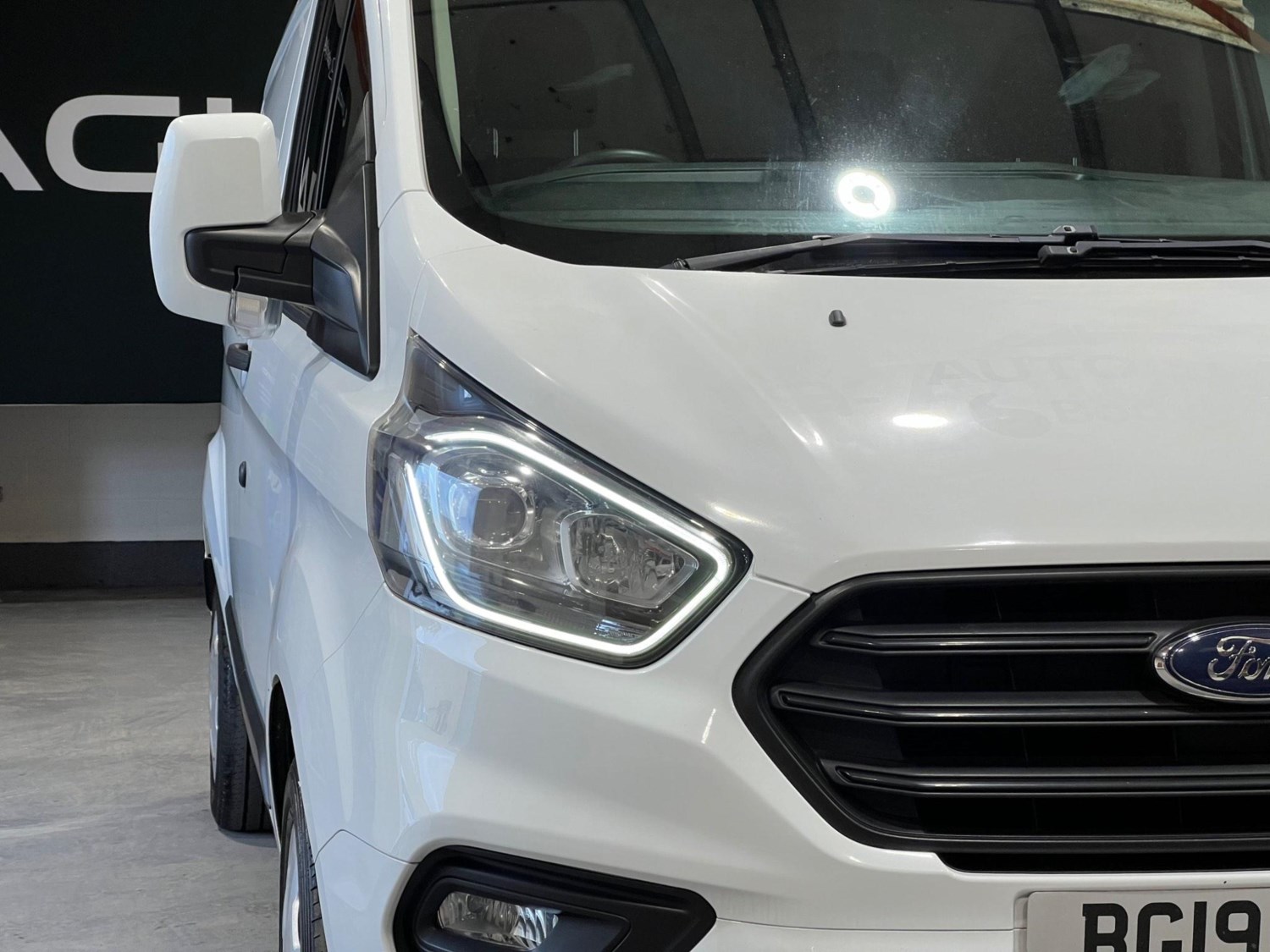 Ford Transit Custom Listing Image