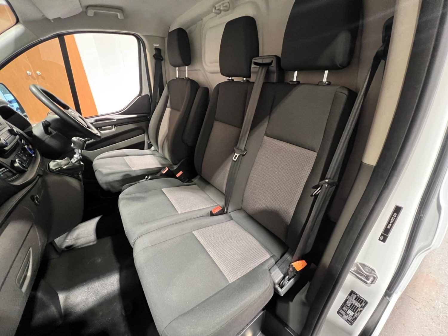 Ford Transit Custom Listing Image