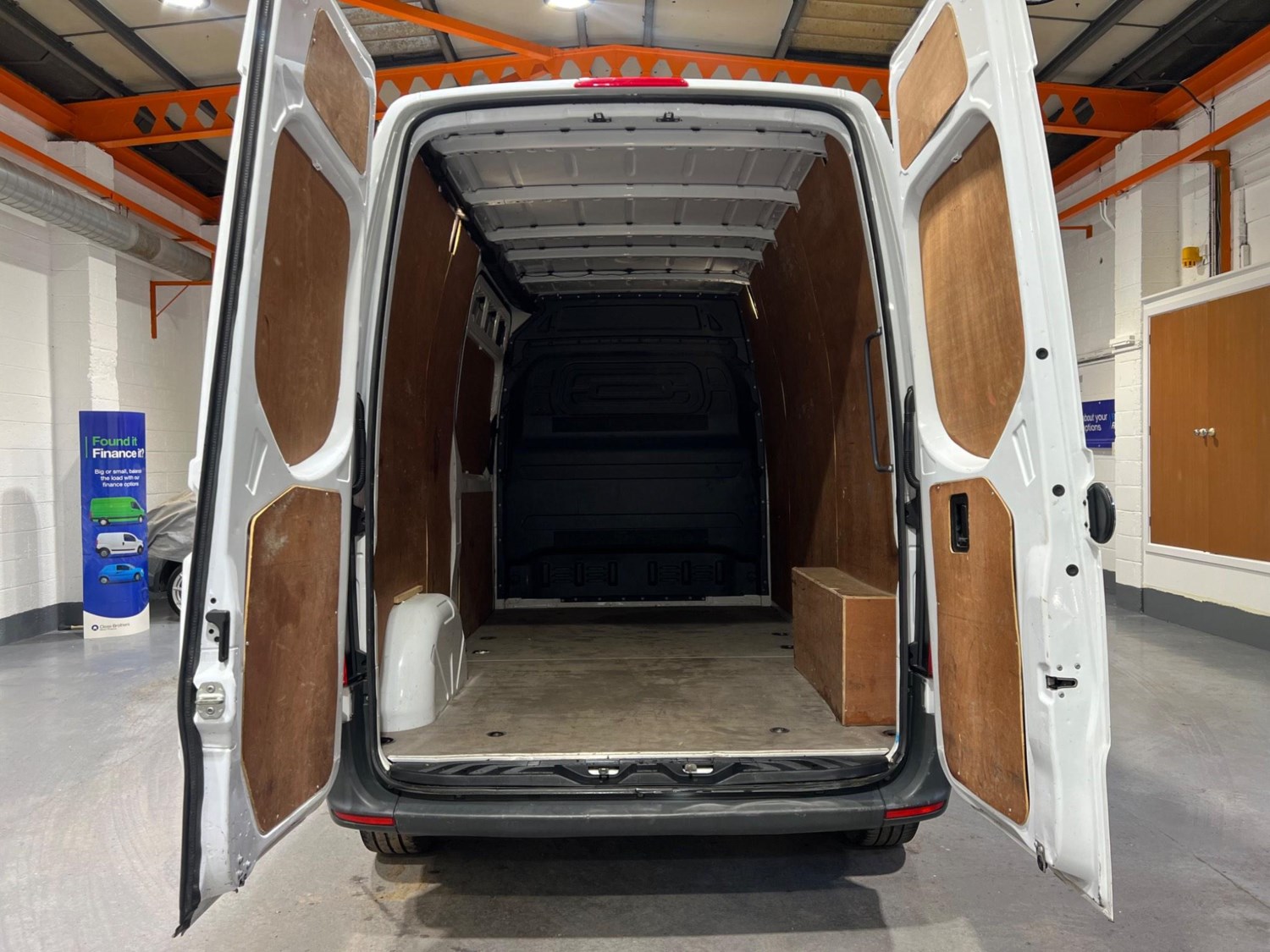 Mercedes-Benz Sprinter Listing Image