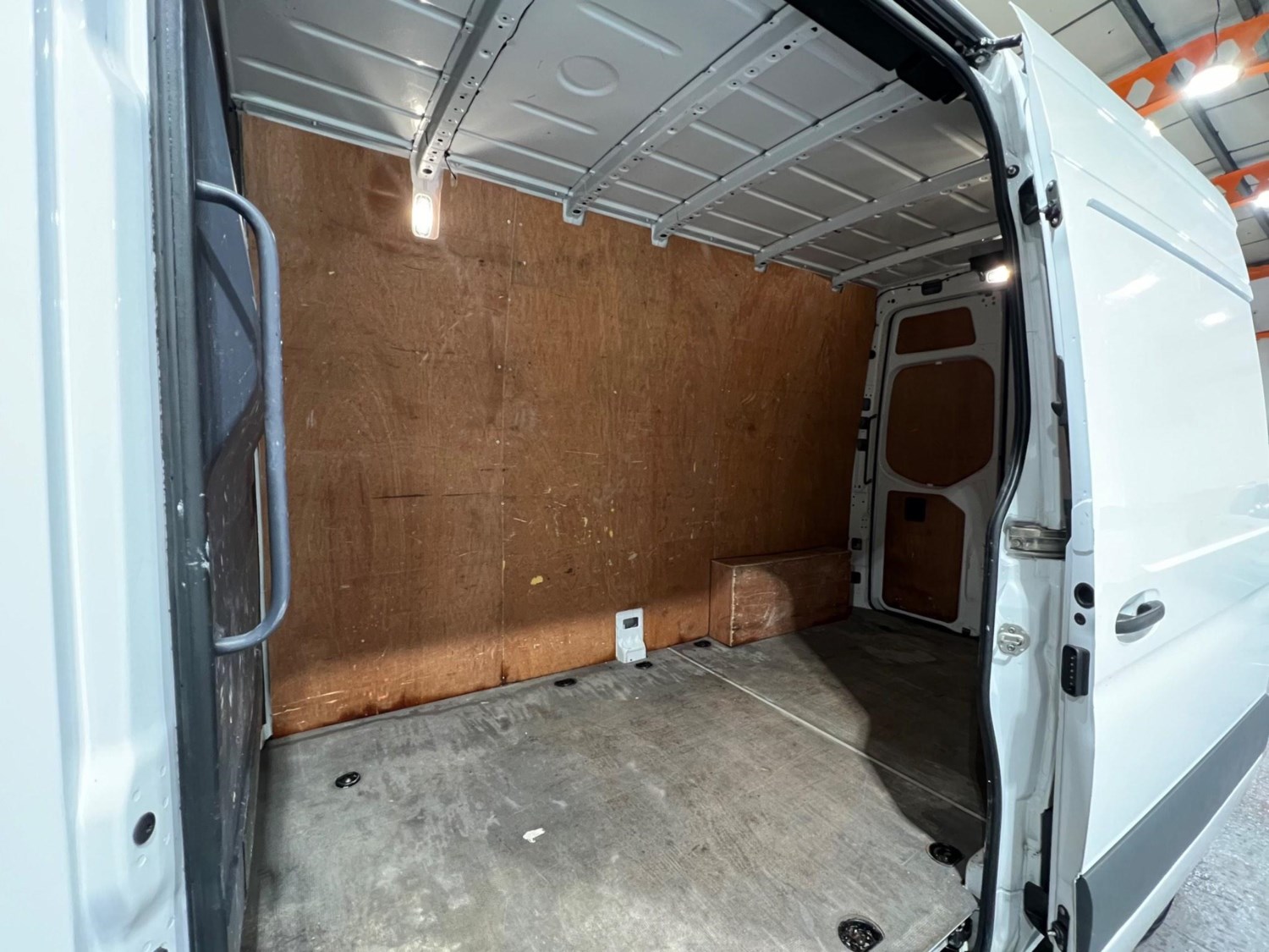 Mercedes-Benz Sprinter Listing Image